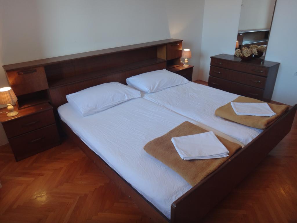 Apartments Pavlov Tisno Exterior foto